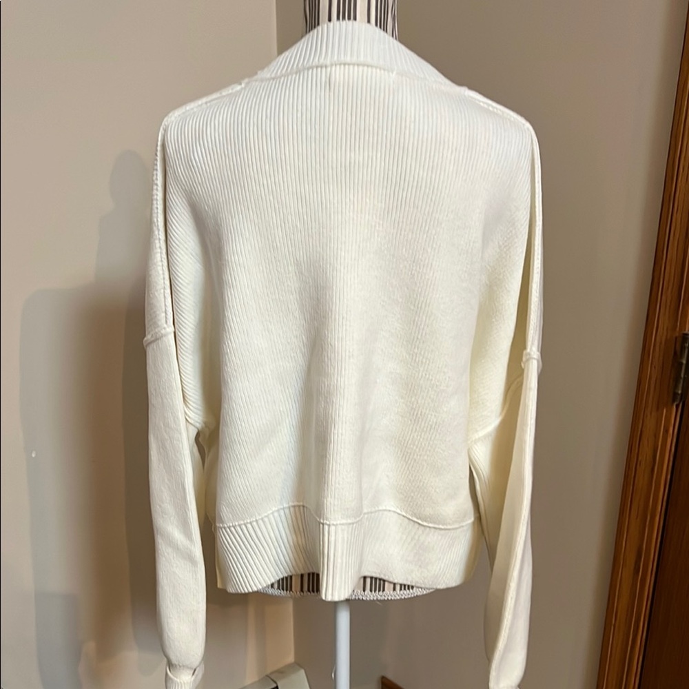 Cropped Sweater - Picture 2 of 3